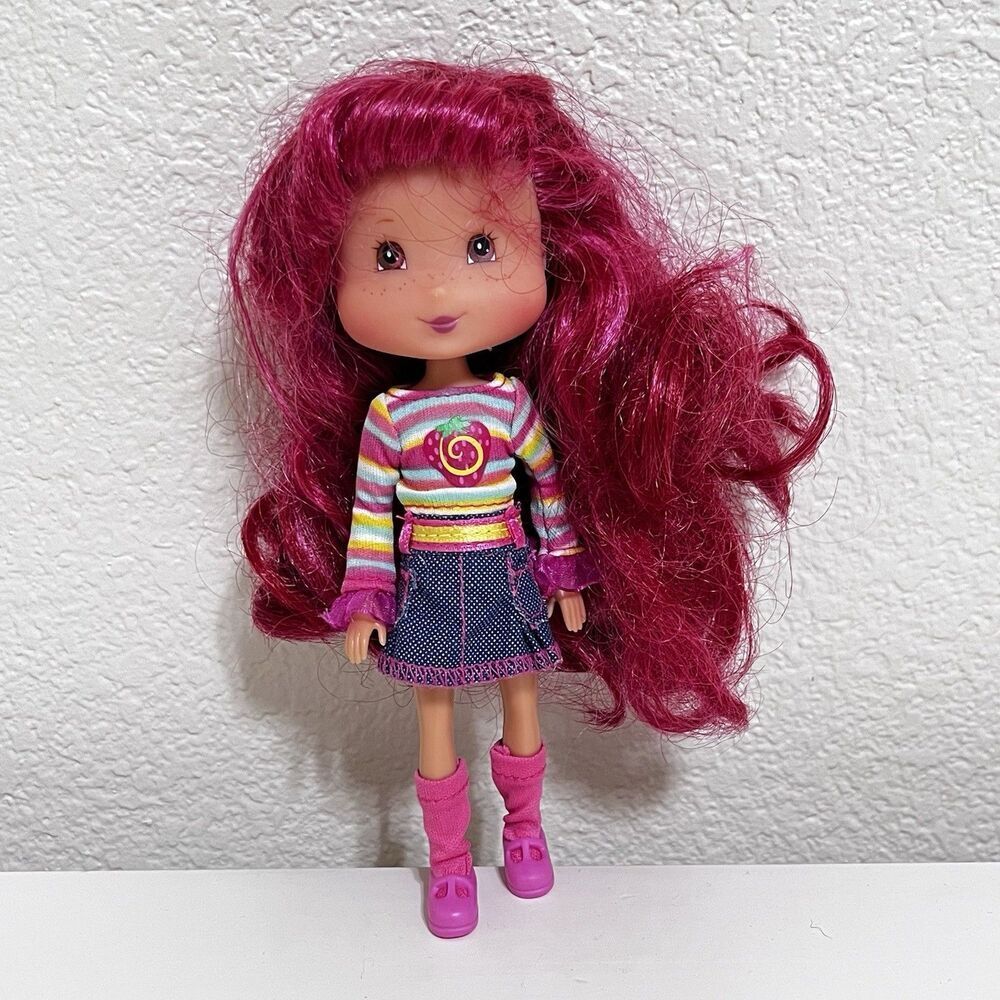 Playmates Strawberry Shortcake Flavor Swirl Doll 7"